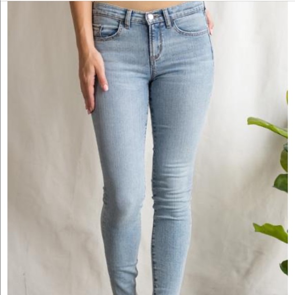 "SOPHIA" High Rise Crop Skinny w/ Unfinished Hem - Picture 2 of 4